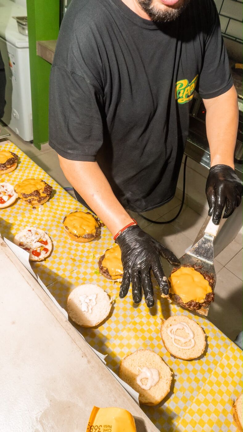 Hamburguesas Pippen smashadas en la plancha